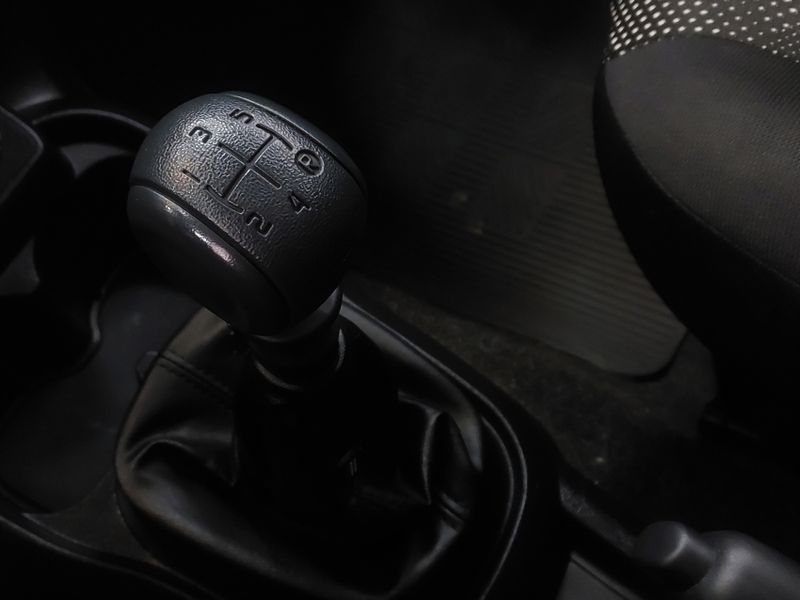Fiat MOBI 1.0 EVO FLEX LIKE MANUAL 2023/2024 BETIOLO NOVOS E SEMINOVOS LAJEADO / Carros no Vale