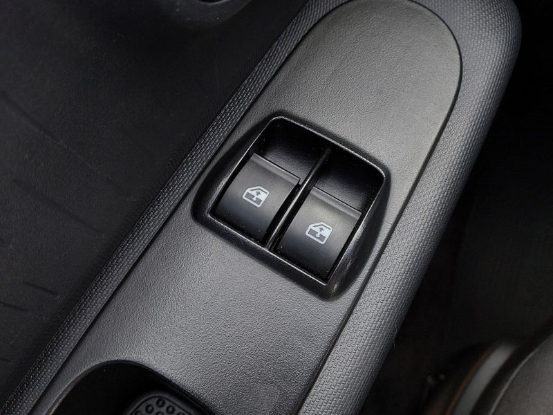 Fiat MOBI 1.0 EVO FLEX LIKE MANUAL 2023/2024 BETIOLO NOVOS E SEMINOVOS LAJEADO / Carros no Vale