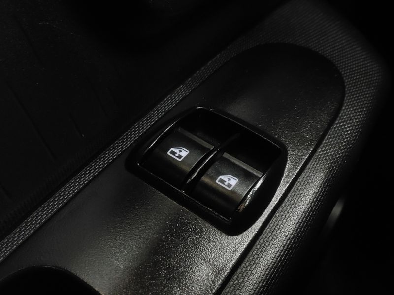 Fiat MOBI 1.0 EVO FLEX LIKE MANUAL 2023/2024 BETIOLO NOVOS E SEMINOVOS LAJEADO / Carros no Vale