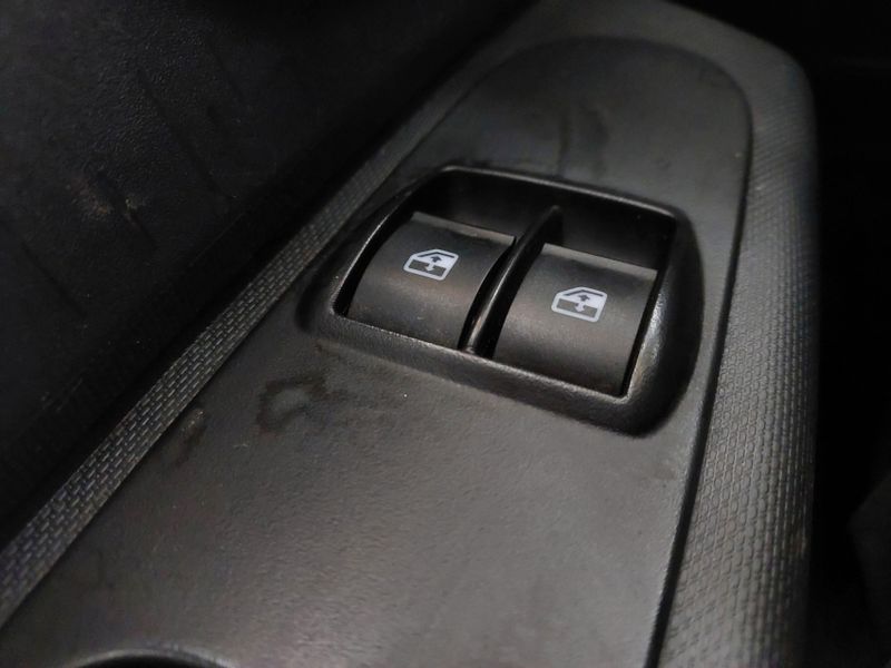 Fiat MOBI 1.0 EVO FLEX LIKE MANUAL 2023/2024 BETIOLO NOVOS E SEMINOVOS LAJEADO / Carros no Vale