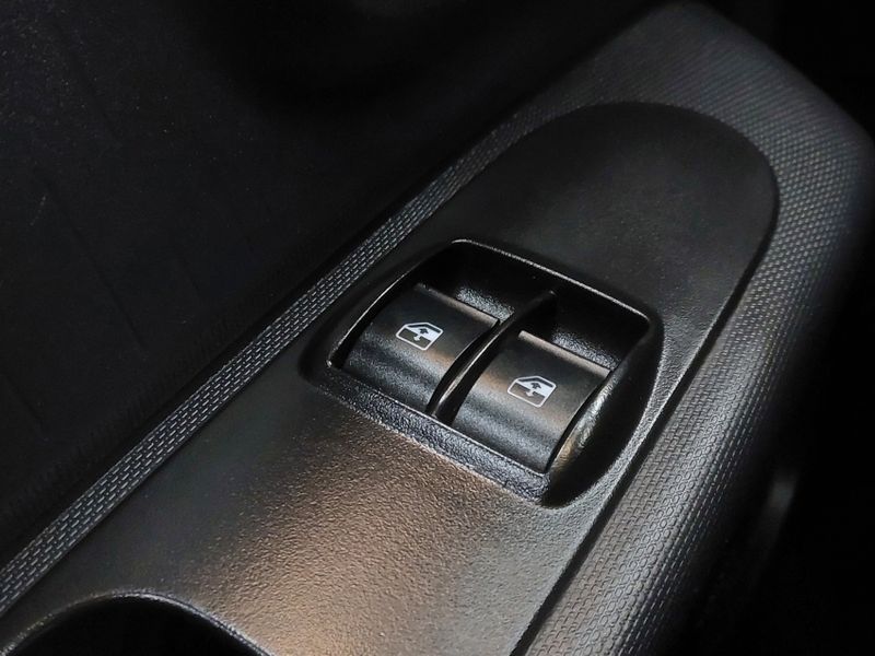 Fiat MOBI 1.0 EVO FLEX LIKE MANUAL 2022/2023 BETIOLO NOVOS E SEMINOVOS LAJEADO / Carros no Vale Fiat MOBI 1.0 EVO FLEX LIKE MANUAL 2022/2023 BETIOLO NOVOS E SEMINOVOS LAJEADO / Carros no Vale