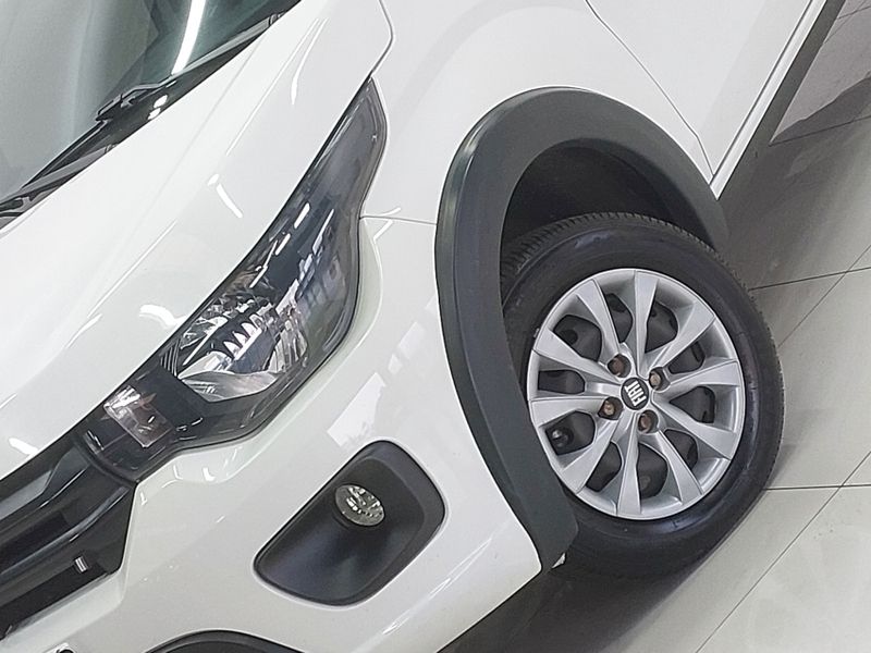Fiat MOBI 1.0 EVO FLEX LIKE MANUAL 2023/2024 BETIOLO NOVOS E SEMINOVOS LAJEADO / Carros no Vale