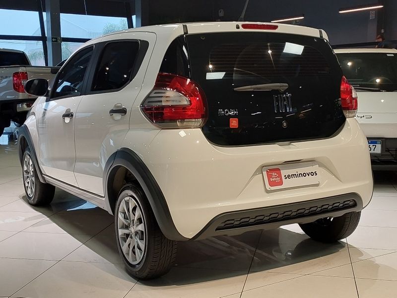 Fiat MOBI 1.0 EVO FLEX LIKE MANUAL 2023/2024 BETIOLO NOVOS E SEMINOVOS LAJEADO / Carros no Vale