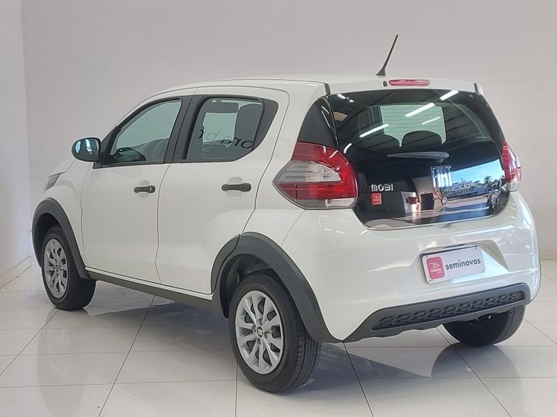 Fiat MOBI 1.0 EVO FLEX LIKE MANUAL 2023/2024 BETIOLO NOVOS E SEMINOVOS LAJEADO / Carros no Vale