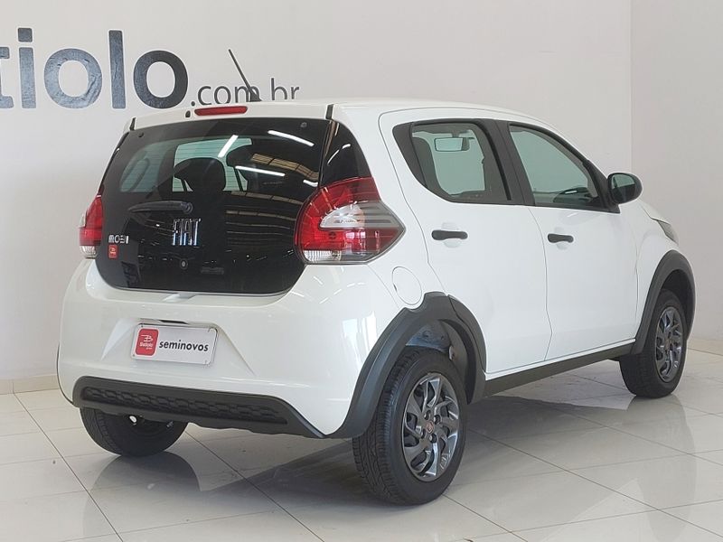 Fiat MOBI 1.0 EVO FLEX LIKE MANUAL 2023/2024 BETIOLO NOVOS E SEMINOVOS LAJEADO / Carros no Vale
