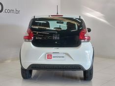 Fiat MOBI 1.0 EVO FLEX LIKE MANUAL 2023/2024 BETIOLO NOVOS E SEMINOVOS LAJEADO / Carros no Vale