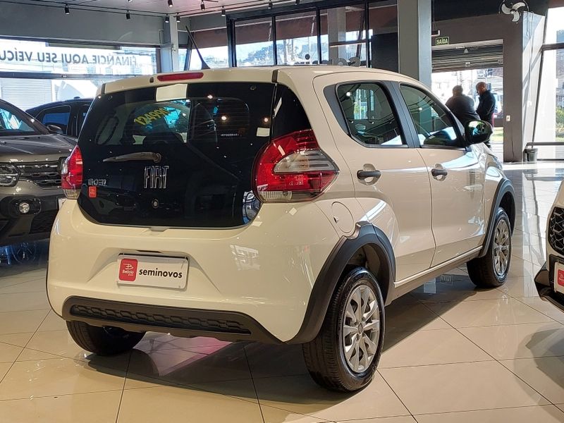 Fiat MOBI 1.0 EVO FLEX LIKE MANUAL 2023/2024 BETIOLO NOVOS E SEMINOVOS LAJEADO / Carros no Vale