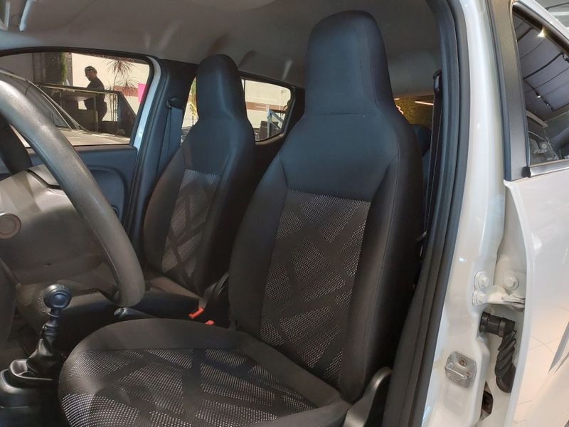 Fiat MOBI 1.0 EVO FLEX LIKE MANUAL 2024/2024 BETIOLO NOVOS E SEMINOVOS LAJEADO / Carros no Vale