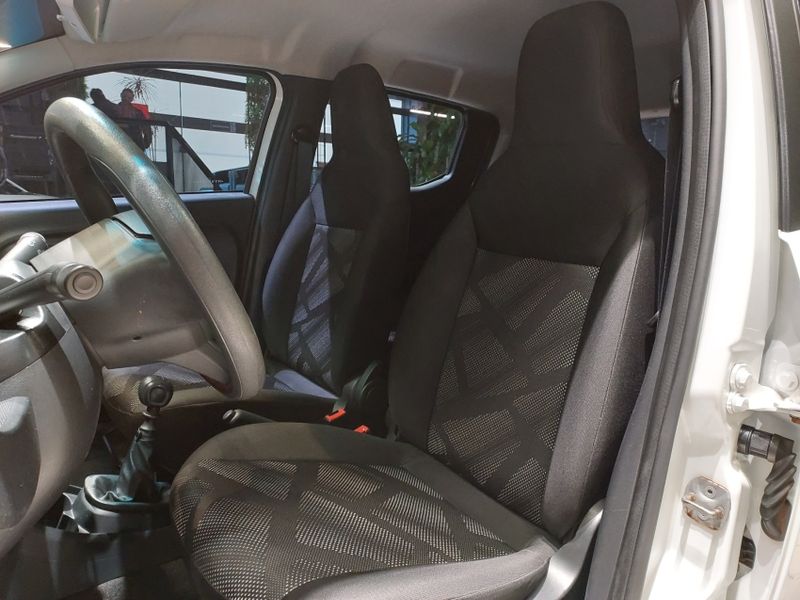 Fiat MOBI 1.0 EVO FLEX LIKE MANUAL 2023/2024 BETIOLO NOVOS E SEMINOVOS LAJEADO / Carros no Vale