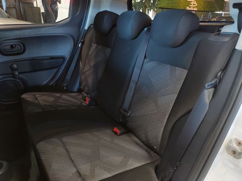 Fiat MOBI 1.0 EVO FLEX LIKE MANUAL 2024/2024 BETIOLO NOVOS E SEMINOVOS LAJEADO / Carros no Vale
