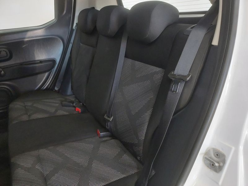 Fiat MOBI 1.0 EVO FLEX LIKE MANUAL 2023/2024 BETIOLO NOVOS E SEMINOVOS LAJEADO / Carros no Vale