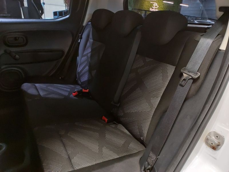 Fiat MOBI 1.0 EVO FLEX LIKE MANUAL 2023/2024 BETIOLO NOVOS E SEMINOVOS LAJEADO / Carros no Vale