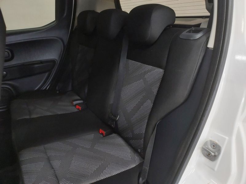Fiat MOBI 1.0 EVO FLEX LIKE MANUAL 2023/2024 BETIOLO NOVOS E SEMINOVOS LAJEADO / Carros no Vale