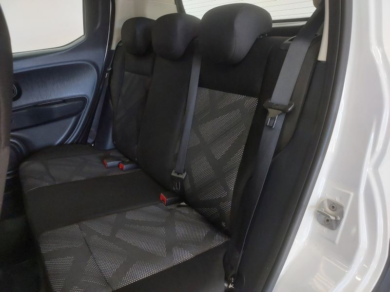 Fiat MOBI 1.0 EVO FLEX LIKE MANUAL 2023/2024 BETIOLO NOVOS E SEMINOVOS LAJEADO / Carros no Vale
