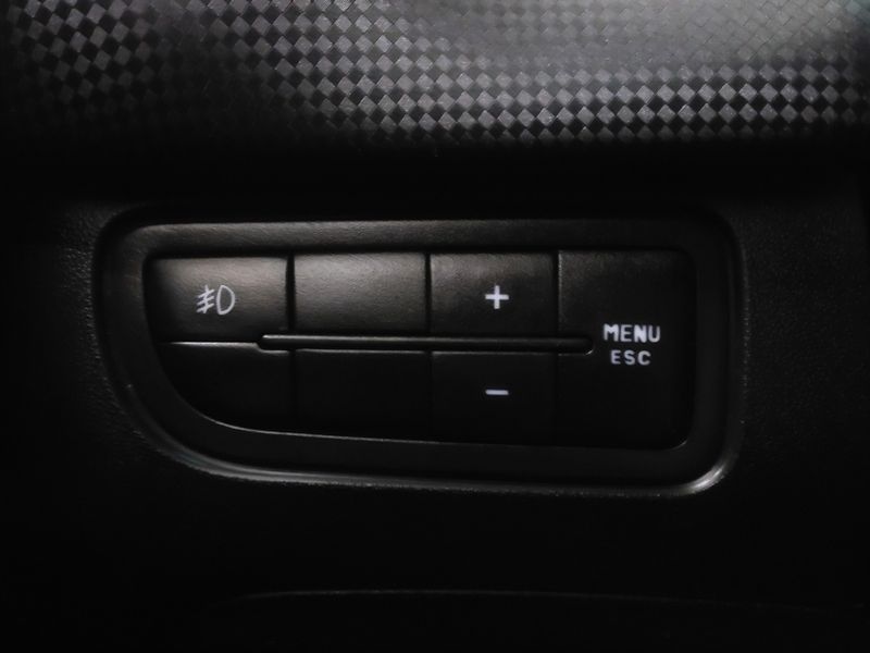 Fiat PUNTO 1.8 BLACKMOTION 16V FLEX 4P AUTOMATIZADO 2016/2017 BETIOLO NOVOS E SEMINOVOS LAJEADO / Carros no Vale