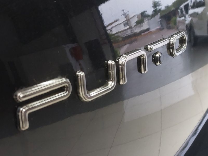 Fiat PUNTO 1.8 BLACKMOTION 16V FLEX 4P AUTOMATIZADO 2016/2017 BETIOLO NOVOS E SEMINOVOS LAJEADO / Carros no Vale