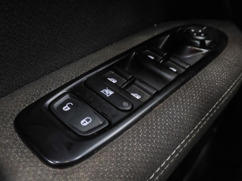 Fiat TORO 1.3 TURBO 270 FLEX FREEDOM AT6 2021/2022 BETIOLO NOVOS E SEMINOVOS LAJEADO / Carros no Vale