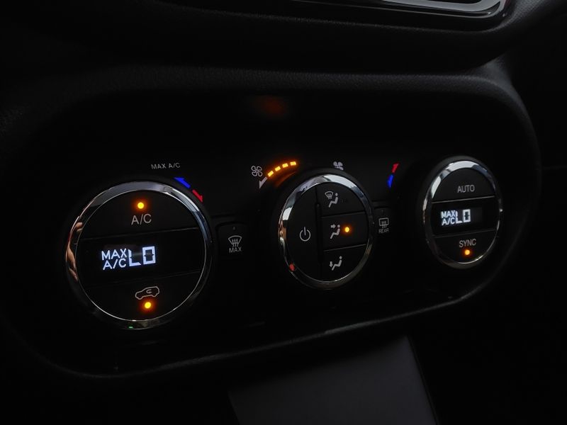 Fiat TORO 2.0 16V TURBO DIESEL FREEDOM 4WD AT9 2018/2019 BETIOLO NOVOS E SEMINOVOS LAJEADO / Carros no Vale Fiat TORO 2.0 16V TURBO DIESEL FREEDOM 4WD AT9 2018/2019 BETIOLO NOVOS E SEMINOVOS LAJEADO / Carros no Vale