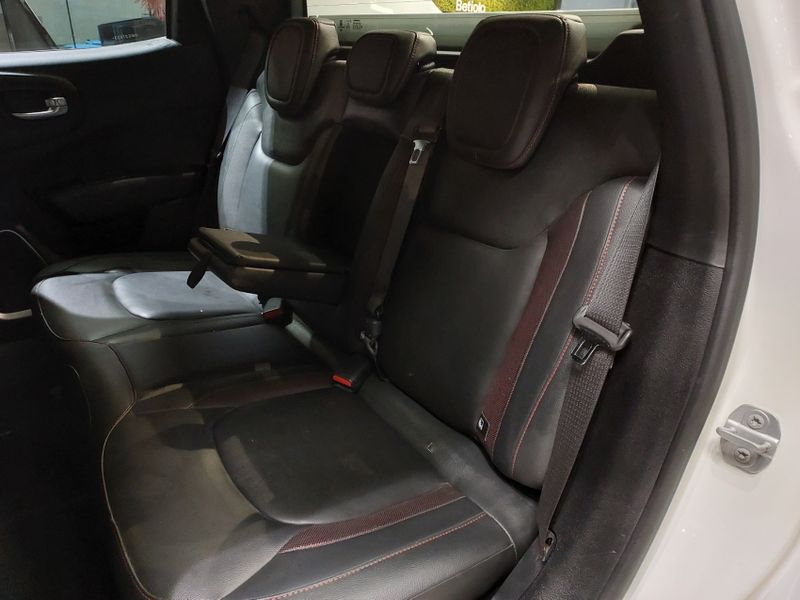 Fiat TORO 2.0 16V TURBO DIESEL ULTRA 4WD AT9 2021/2022 BETIOLO NOVOS E SEMINOVOS LAJEADO / Carros no Vale Fiat TORO 2.0 16V TURBO DIESEL ULTRA 4WD AT9 2021/2022 BETIOLO NOVOS E SEMINOVOS LAJEADO / Carros no Vale
