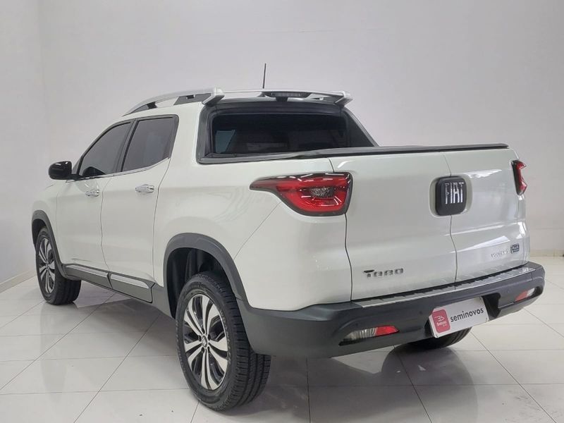 Fiat TORO 2.0 16V TURBO DIESEL VOLCANO 4WD AT9 2024/2025 BETIOLO NOVOS E SEMINOVOS LAJEADO / Carros no Vale Fiat TORO 2.0 16V TURBO DIESEL VOLCANO 4WD AT9 2024/2025 BETIOLO NOVOS E SEMINOVOS LAJEADO / Carros no Vale
