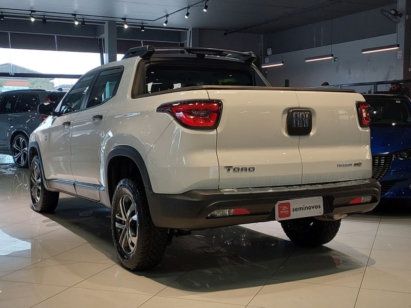 Fiat TORO 2.4 16V MULTIAIR FLEX FREEDOM AT9 2018/2018 BETIOLO NOVOS E SEMINOVOS LAJEADO / Carros no Vale