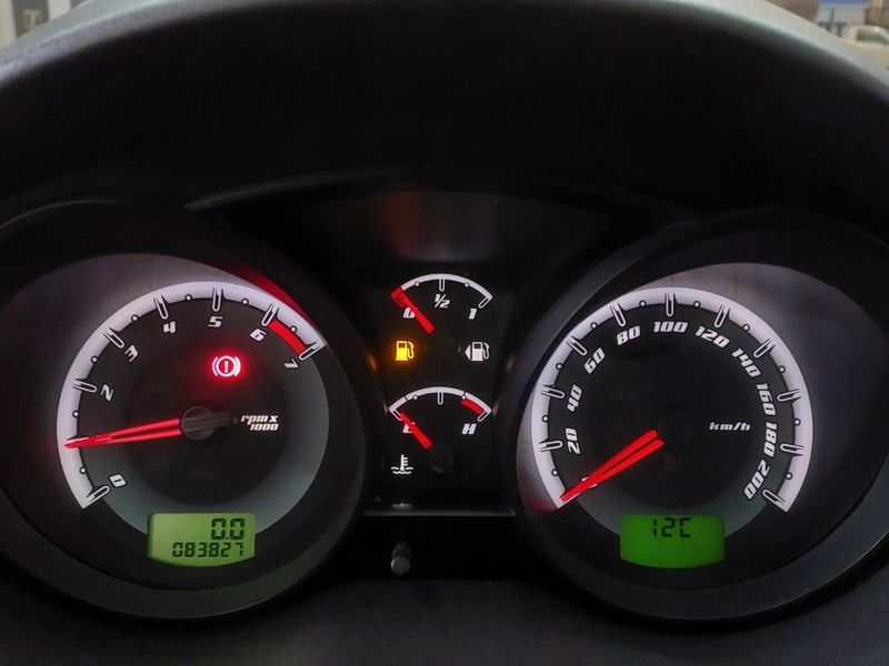 Ford FIESTA 1.6 MPI HATCH 8V FLEX 4P MANUAL 2012/2012 BETIOLO NOVOS E SEMINOVOS LAJEADO / Carros no Vale