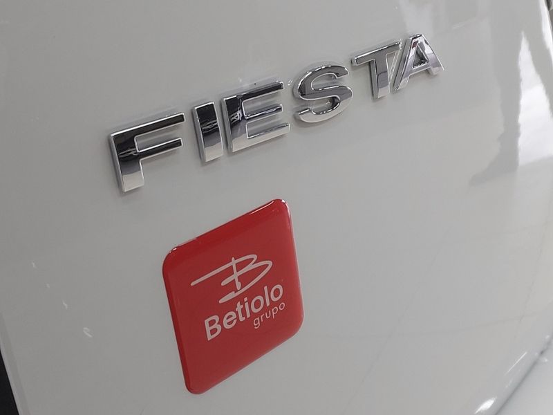 Ford FIESTA 1.6 MPI HATCH 8V FLEX 4P MANUAL 2012/2012 BETIOLO NOVOS E SEMINOVOS LAJEADO / Carros no Vale