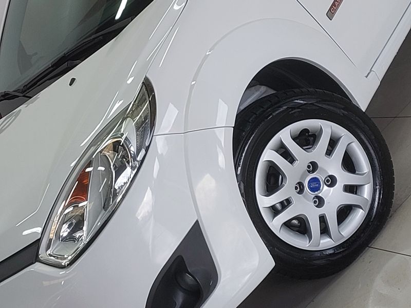 Ford FIESTA 1.6 MPI HATCH 8V FLEX 4P MANUAL 2012/2012 BETIOLO NOVOS E SEMINOVOS LAJEADO / Carros no Vale