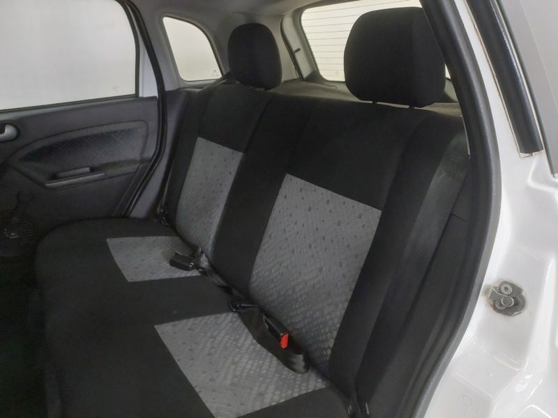 Ford FIESTA 1.6 MPI HATCH 8V FLEX 4P MANUAL 2012/2012 BETIOLO NOVOS E SEMINOVOS LAJEADO / Carros no Vale