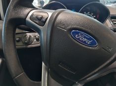 Ford FIESTA 1.6 TITANIUM HATCH 16V FLEX 4P MANUAL 2013/2014 BETIOLO NOVOS E SEMINOVOS LAJEADO / Carros no Vale