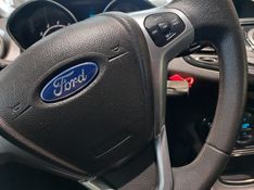 Ford FIESTA 1.6 TITANIUM HATCH 16V FLEX 4P MANUAL 2013/2014 BETIOLO NOVOS E SEMINOVOS LAJEADO / Carros no Vale