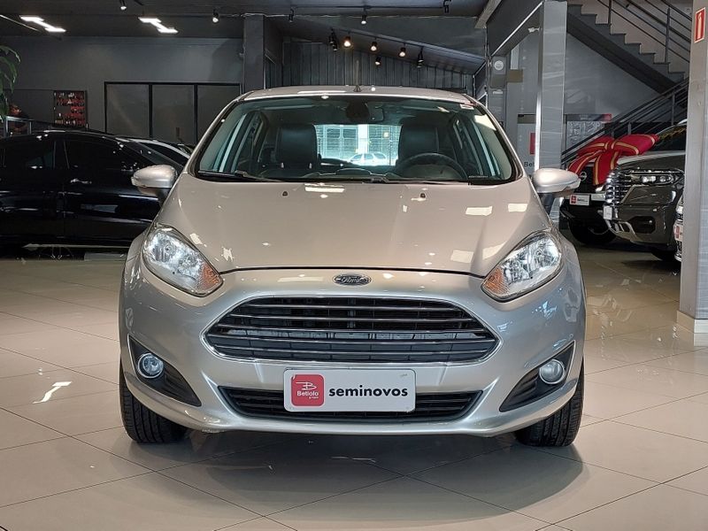 Ford FIESTA 1.6 TITANIUM HATCH 16V FLEX 4P MANUAL 2013/2014 BETIOLO NOVOS E SEMINOVOS LAJEADO / Carros no Vale Ford FIESTA 1.6 TITANIUM HATCH 16V FLEX 4P MANUAL 2013/2014 BETIOLO NOVOS E SEMINOVOS LAJEADO / Carros no Vale