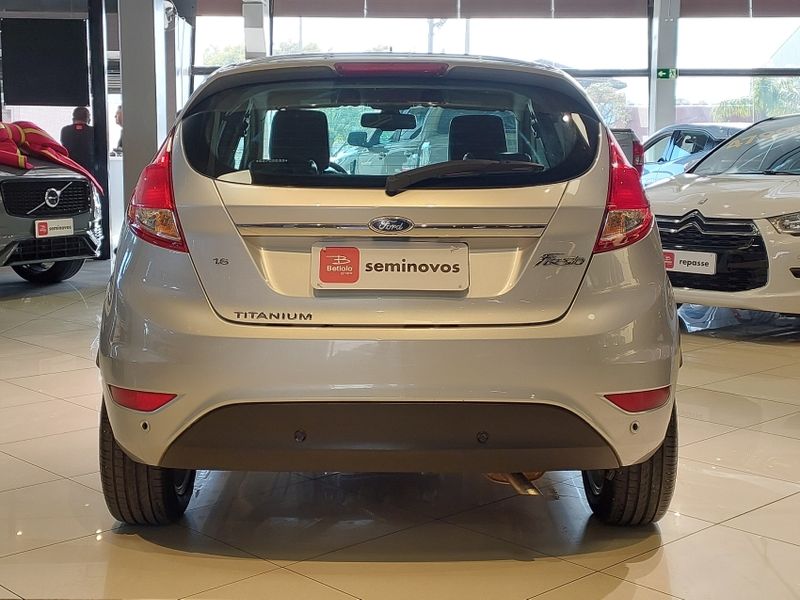 Ford FIESTA 1.6 TITANIUM HATCH 16V FLEX 4P MANUAL 2013/2014 BETIOLO NOVOS E SEMINOVOS LAJEADO / Carros no Vale Ford FIESTA 1.6 TITANIUM HATCH 16V FLEX 4P MANUAL 2013/2014 BETIOLO NOVOS E SEMINOVOS LAJEADO / Carros no Vale