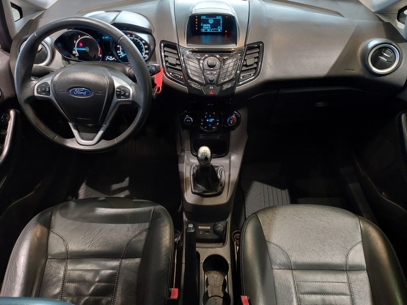 Ford FIESTA 1.6 TITANIUM HATCH 16V FLEX 4P MANUAL 2013/2014 BETIOLO NOVOS E SEMINOVOS LAJEADO / Carros no Vale Ford FIESTA 1.6 TITANIUM HATCH 16V FLEX 4P MANUAL 2013/2014 BETIOLO NOVOS E SEMINOVOS LAJEADO / Carros no Vale
