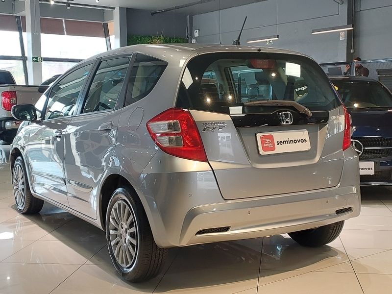 Honda FIT 1.4 DX 16V FLEX 4P MANUAL 2013/2013 BETIOLO NOVOS E SEMINOVOS LAJEADO / Carros no Vale