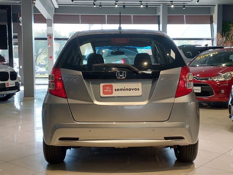 Honda FIT 1.4 DX 16V FLEX 4P MANUAL 2013/2013 BETIOLO NOVOS E SEMINOVOS LAJEADO / Carros no Vale