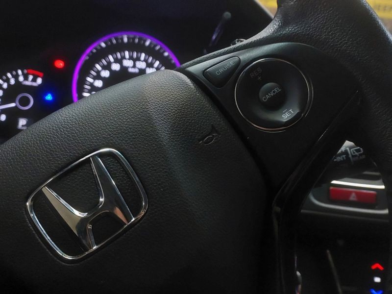 Honda HR-V 1.8 16V FLEX TOURING 4P AUTOMÁTICO 2017/2017 BETIOLO NOVOS E SEMINOVOS LAJEADO / Carros no Vale Honda HR-V 1.8 16V FLEX TOURING 4P AUTOMÁTICO 2017/2017 BETIOLO NOVOS E SEMINOVOS LAJEADO / Carros no Vale