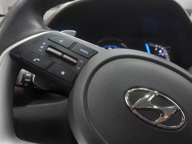 Hyundai CRETA 1.0 TGDI FLEX PLATINUM AUTOMÁTICO 2023/2024 BETIOLO NOVOS E SEMINOVOS LAJEADO / Carros no Vale Hyundai CRETA 1.0 TGDI FLEX PLATINUM AUTOMÁTICO 2023/2024 BETIOLO NOVOS E SEMINOVOS LAJEADO / Carros no Vale