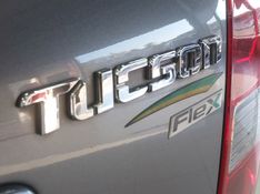 Hyundai TUCSON 2.0 MPFI GLS 16V 143CV 2WD FLEX 4P AUTOMÁTICO 2015/2016 BETIOLO NOVOS E SEMINOVOS LAJEADO / Carros no Vale