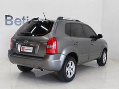 Hyundai TUCSON 2.0 MPFI GLS 16V 143CV 2WD FLEX 4P AUTOMÁTICO 2015/2016 BETIOLO NOVOS E SEMINOVOS LAJEADO / Carros no Vale