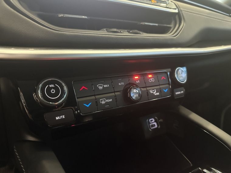 JEEP COMMANDER 1.3 T270 TURBO FLEX LONGITUDE AT6 2026/2027 BETIOLO NOVOS E SEMINOVOS LAJEADO / Carros no Vale