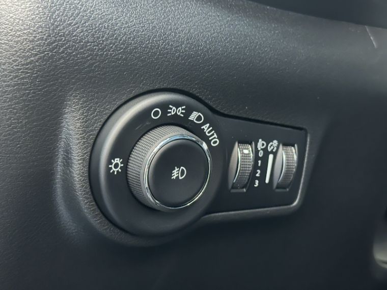 JEEP COMMANDER 1.3 T270 TURBO FLEX LONGITUDE AT6 2026/2027 BETIOLO NOVOS E SEMINOVOS LAJEADO / Carros no Vale