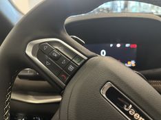 JEEP COMMANDER 1.3 T270 TURBO FLEX OVERLAND MHEV AT6 2026/2027 BETIOLO NOVOS E SEMINOVOS LAJEADO / Carros no Vale