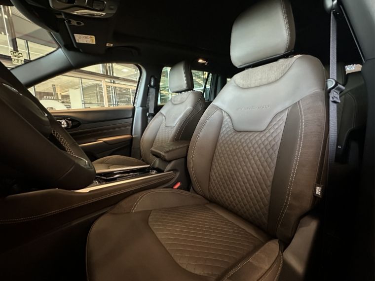 JEEP COMMANDER 1.3 T270 TURBO FLEX OVERLAND MHEV AT6 2026/2027 BETIOLO NOVOS E SEMINOVOS LAJEADO / Carros no Vale JEEP COMMANDER 1.3 T270 TURBO FLEX OVERLAND MHEV AT6 2026/2027 BETIOLO NOVOS E SEMINOVOS LAJEADO / Carros no Vale