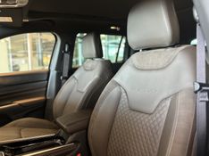 JEEP COMMANDER 1.3 T270 TURBO FLEX OVERLAND MHEV AT6 2026/2027 BETIOLO NOVOS E SEMINOVOS LAJEADO / Carros no Vale