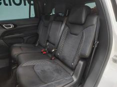 JEEP COMMANDER 2.0 HURRICANE 4 TURBO GASOLINA BLACKHAWK AT9 2025/2026 BETIOLO NOVOS E SEMINOVOS LAJEADO / Carros no Vale
