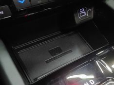 JEEP COMMANDER 2.0 HURRICANE 4 TURBO GASOLINA BLACKHAWK AT9 2025/2026 BETIOLO NOVOS E SEMINOVOS LAJEADO / Carros no Vale