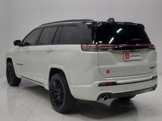 JEEP COMMANDER 2.0 HURRICANE 4 TURBO GASOLINA BLACKHAWK AT9 2025/2026 BETIOLO NOVOS E SEMINOVOS LAJEADO / Carros no Vale