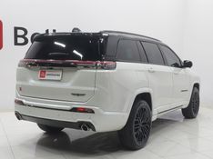 JEEP COMMANDER 2.0 HURRICANE 4 TURBO GASOLINA BLACKHAWK AT9 2025/2026 BETIOLO NOVOS E SEMINOVOS LAJEADO / Carros no Vale
