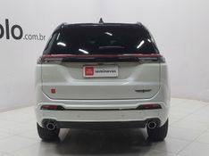 JEEP COMMANDER 2.0 HURRICANE 4 TURBO GASOLINA BLACKHAWK AT9 2025/2026 BETIOLO NOVOS E SEMINOVOS LAJEADO / Carros no Vale